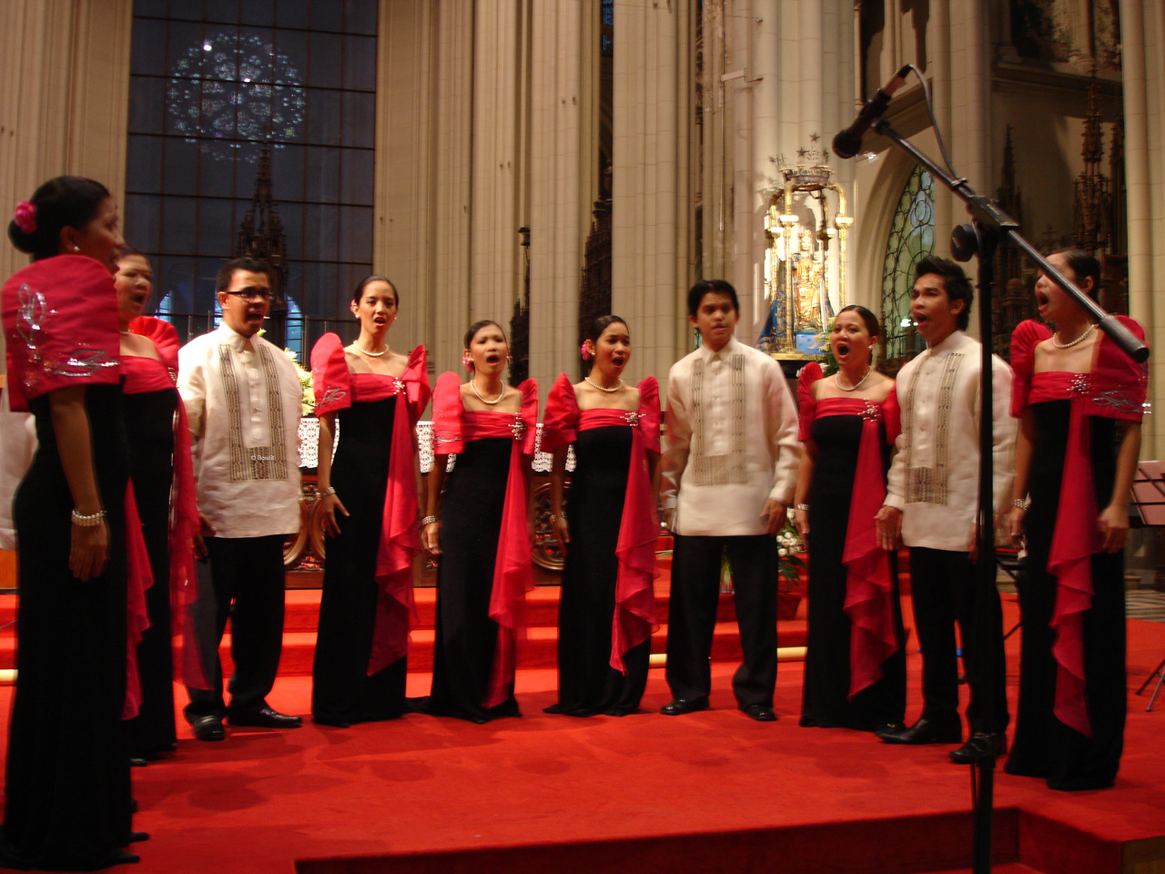 Concert door 'St John Bosco Chorale uit Manila (Filippijnen) op 25 Mei 2007
